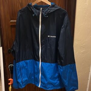 Columbia Men's Black and Blue Windbreaker